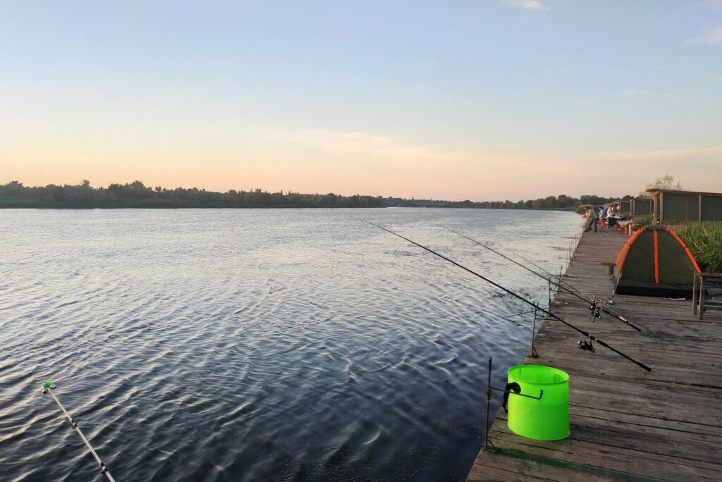 Рыбалка на берегу Днестровского лимана