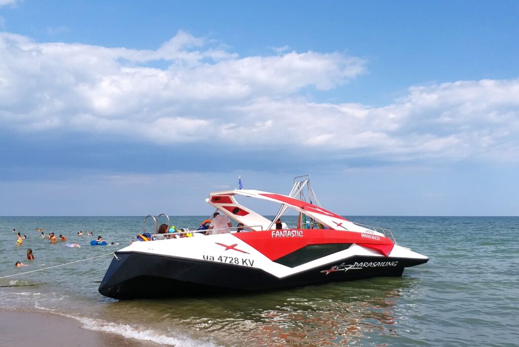 Скутер на Черном море в Затоке