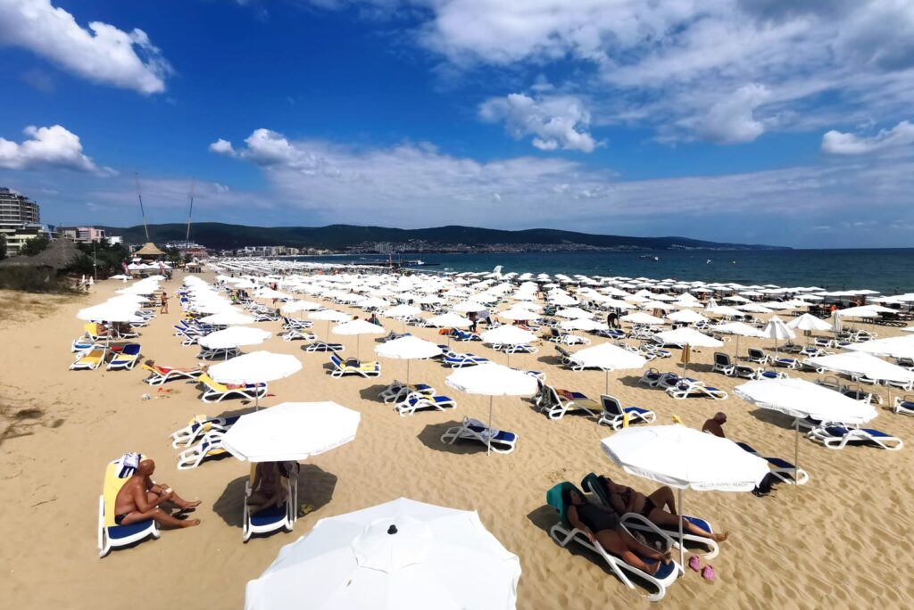 Пляж курорта Солнечный Берег в Болгарии